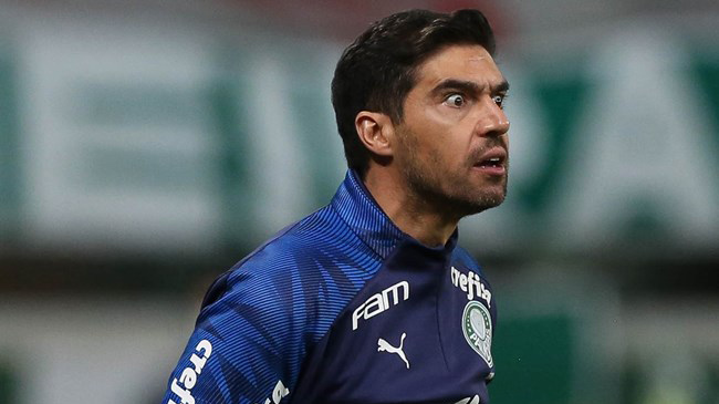 Abel Ferreira esquentadinho, como sempre