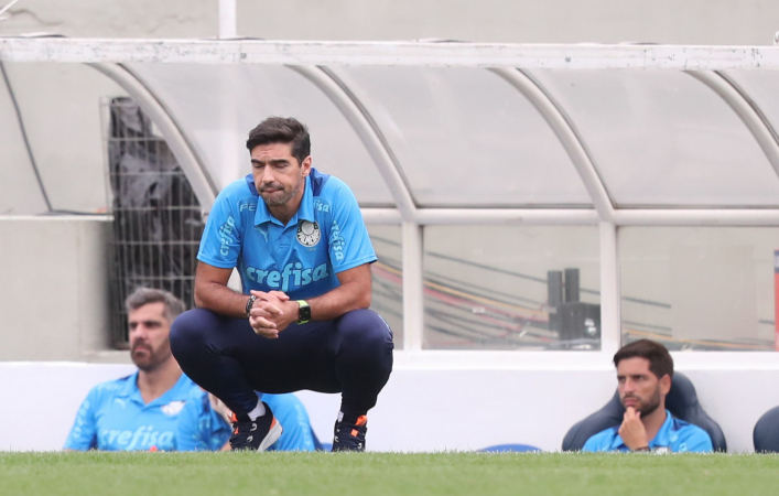 Abel Ferreira estava irreconhecível à beira do gramado - Foto: Reprodução/Estadão