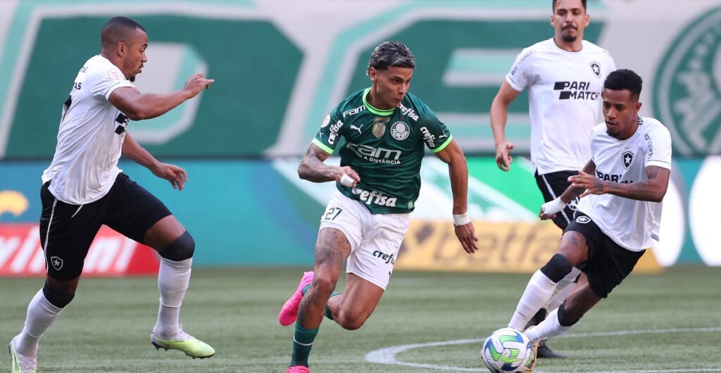 Botafogo x Palmeiras: onde assistir ao vivo e prováveis escalações