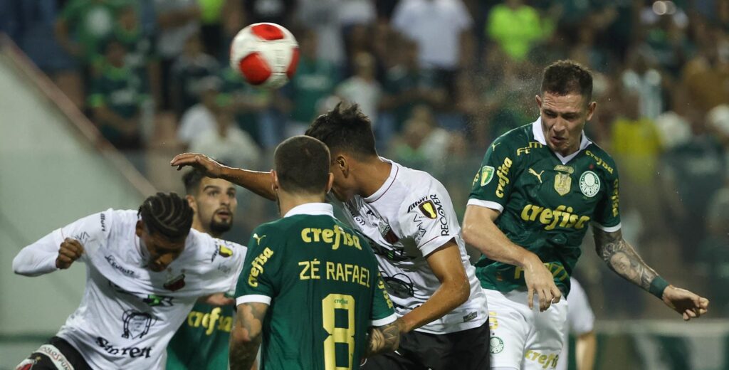Palmeiras apresenta futebol pragmático, joga para o gasto e vence o fraco Ituano